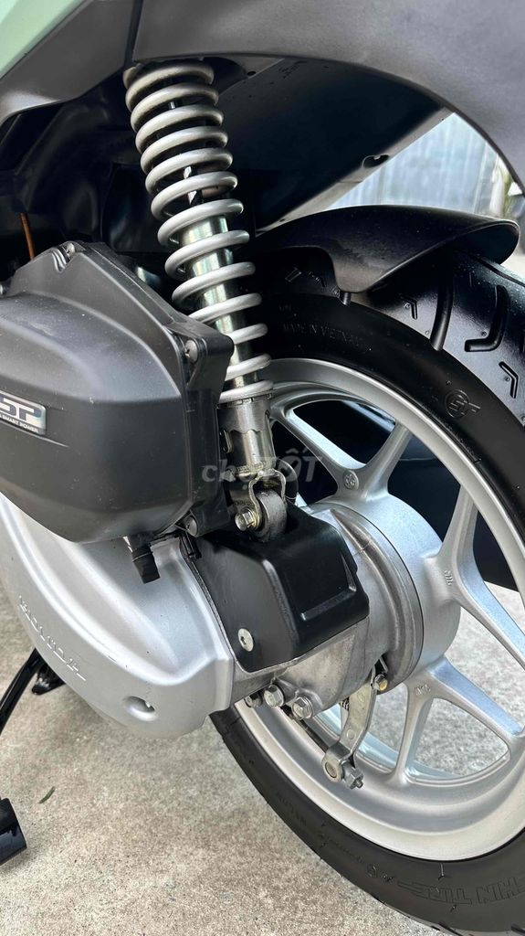 SH Mode 2015 chất xe zin đẹp máy zin êm. Mua bán Xe máy tại Quận Ninh Kiều Cần Thơ được đăng bởi Cửa Hàng Xe Nhật Tài hình 6