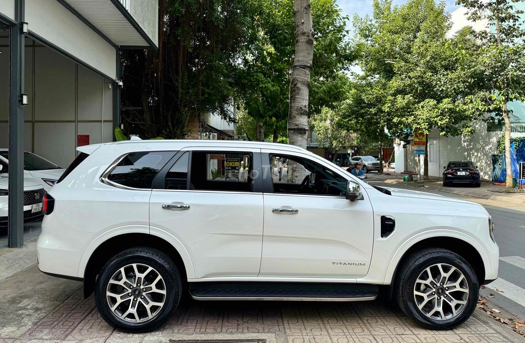 Ford Everest 2024 Titanium 2.0 AT 4x2 - 41000 km. Mua bán Ô tô tại Thành phố Biên Hòa Đồng Nai được đăng bởi Peacemaker hình 5