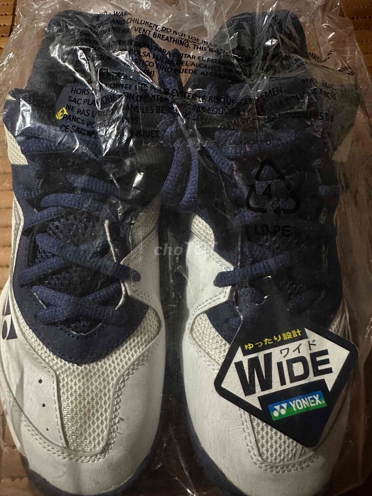 giày cầu lông Yonex size 37. Mua bán Giày dép tại Thành phố Phan Thiết Bình Thuận được đăng bởi Aura hình 1