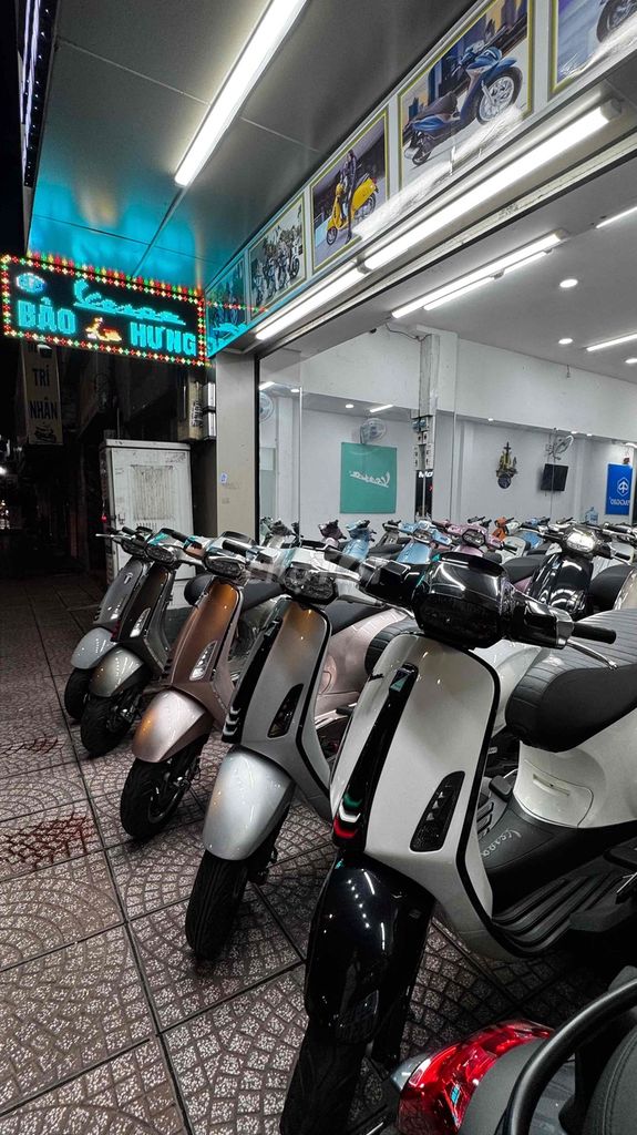 Vespa Sprint hồng Porsche. Mua bán Xe máy tại Quận Phú Nhuận Tp Hồ Chí Minh được đăng bởi VESPA  PIAGGIO BẢO HƯNG Vespa cũ trả góp  hình 14