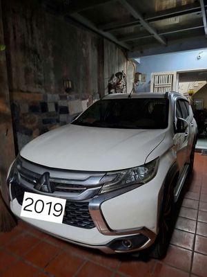 Mitsubishi Pajero Sport 2019 Trắng