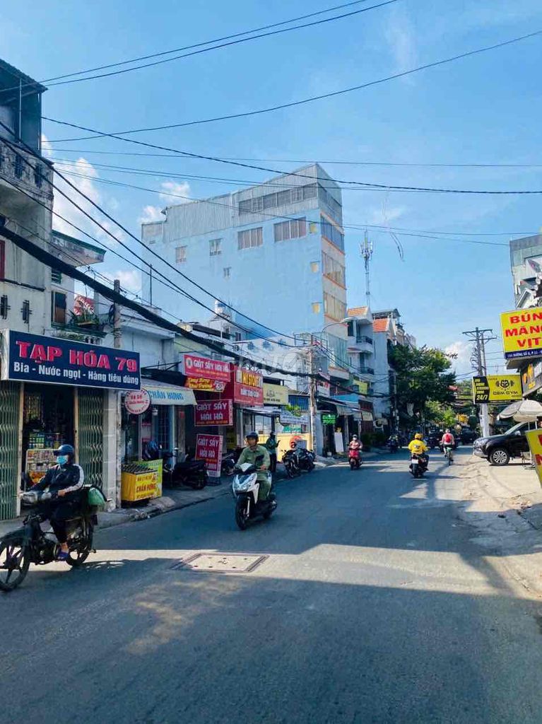 Nhà hẻm thông Lý Thái Tổ, Quận 10