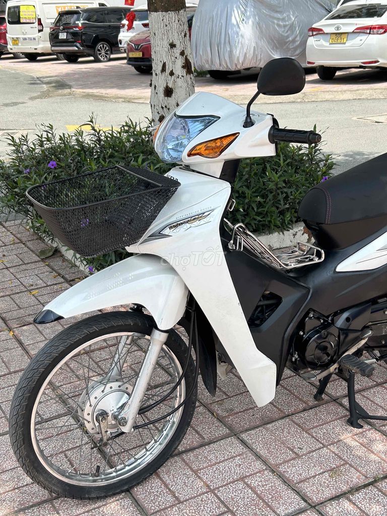 Honda Wave A 110 2018, госномер Хошимина, документы владельца, родной тихий двигатель