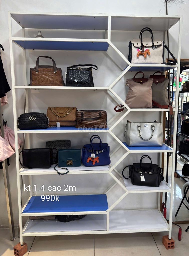 cần thanh lý nhiều kệ trưng bày giá rẻ . Mua bán Tủ, kệ gia đình tại Quận Bình Thạnh Tp Hồ Chí Minh được đăng bởi trần linh hình 1