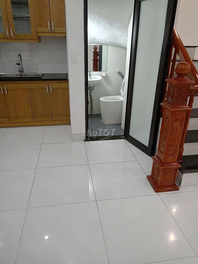 Cho thuê nhà mới 3 tầng 3 ngủ định công