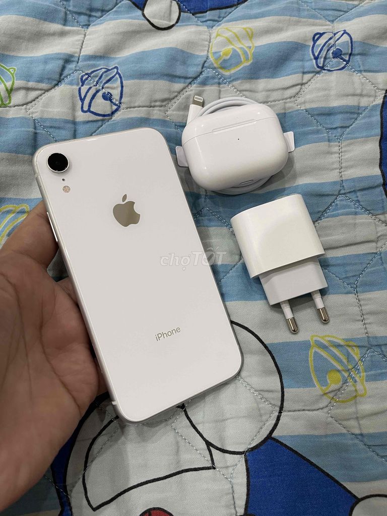 iPhone XR 128G QT Trắng Zin Áp 100% Xài Ngọ Pin 94. Mua bán Điện thoại tại Quận Tân Bình Tp Hồ Chí Minh được đăng bởi Kim Phát Lộc hình 1