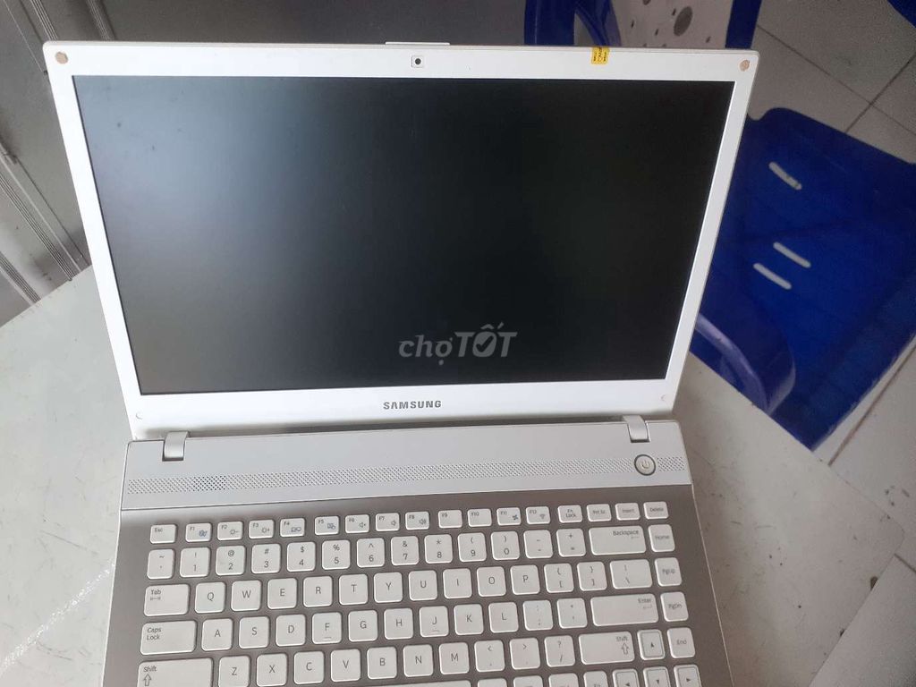 Laptop samsung sạch đẹp. Mua bán Laptop tại Huyện Lấp Vò Đồng Tháp được đăng bởi Cửa Hàng Vi Tính Phú Thịnh hình 1
