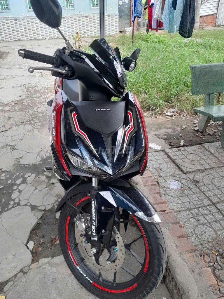 Honda Winner X 2021 красно-черный