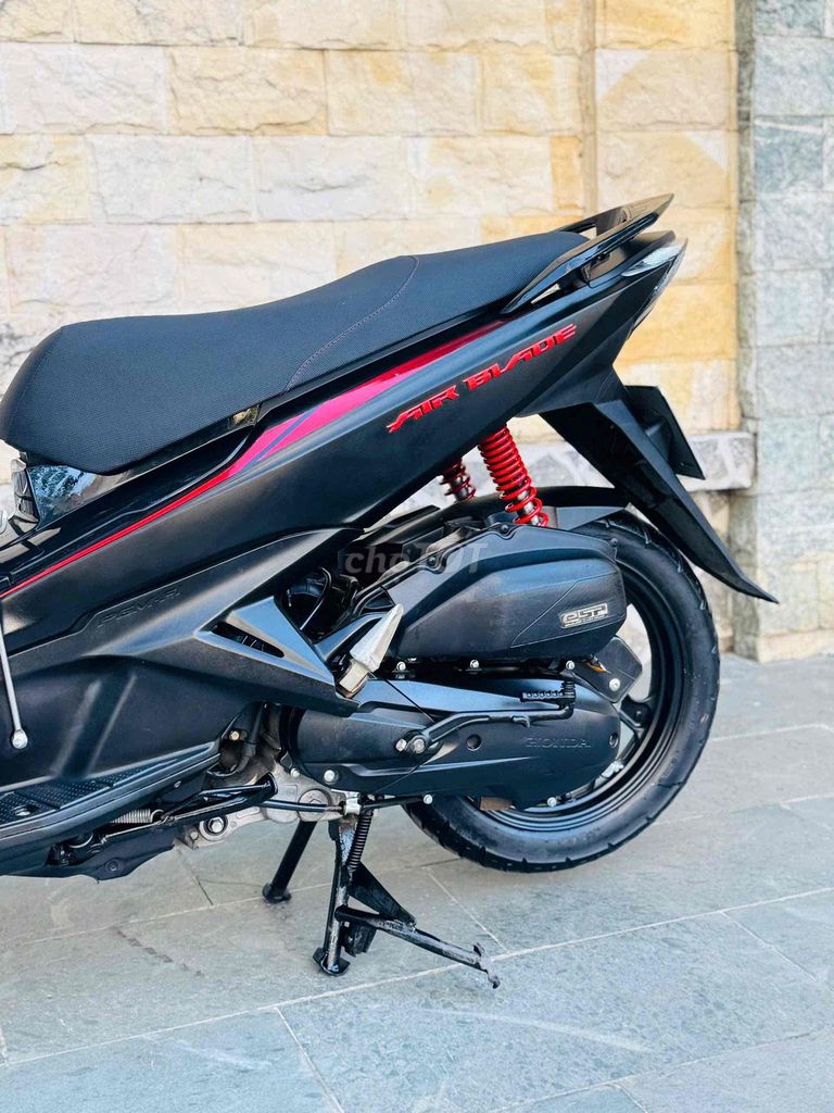 Airblade 125fi đen nhám cuối 2015 sơn máy zin 100%. Mua bán Xe máy tại Quận Cầu Giấy Hà Nội được đăng bởi nguyễn bích thuỷ hình 5