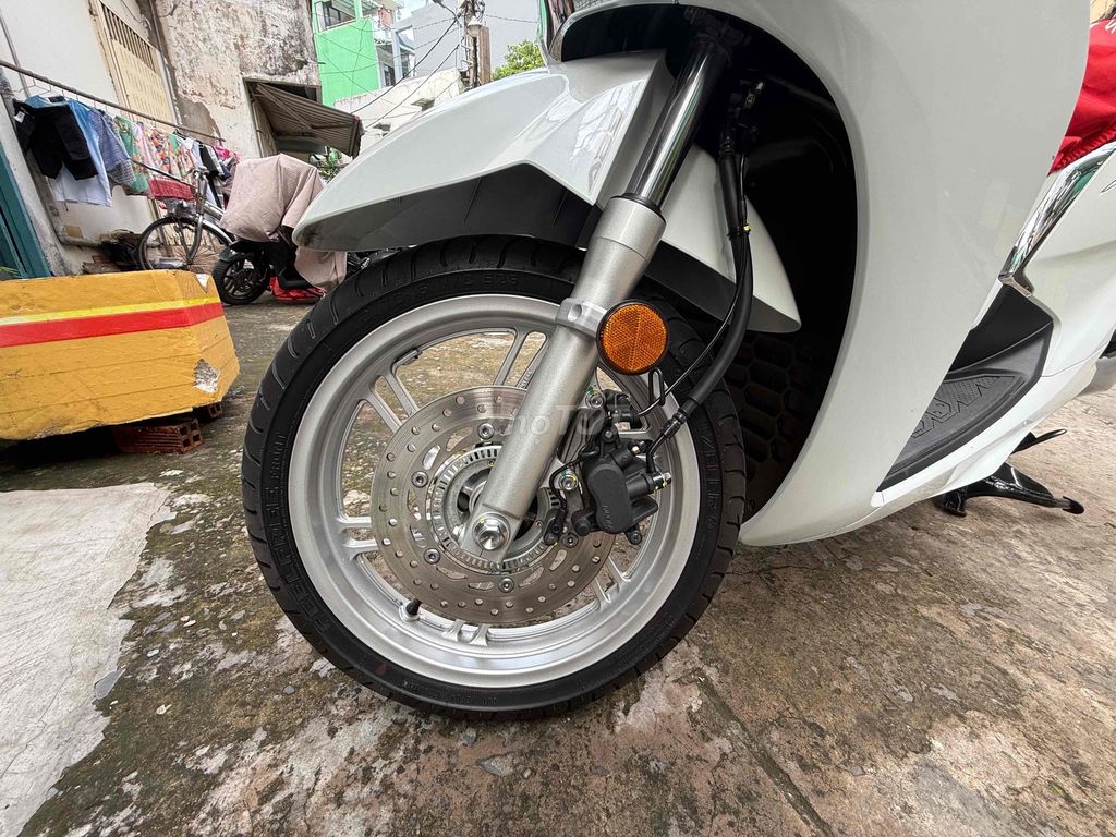 Sh300i ĐkLĐ 2023 Xe Nhà Dùng zin 100%. Mua bán Xe máy tại Quận 11 Tp Hồ Chí Minh được đăng bởi mr hình 5