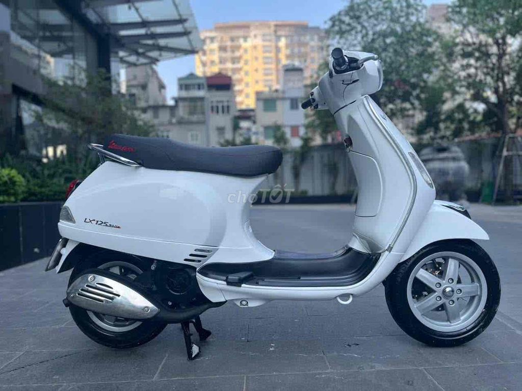 Vespa Lx 124 3vie 2014 màu trắng biển 29L1-31968. Mua bán Xe máy tại Quận Cầu Giấy Hà Nội được đăng bởi Anh Khoa hình 5