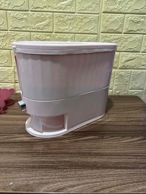 THÙNG ĐỰNG GẠO TỰ ĐỘNG KÈM 2KG GẠO. Mua bán Dụng cụ nhà bếp tại Quận 10 Tp Hồ Chí Minh được đăng bởi TẤN TÀI