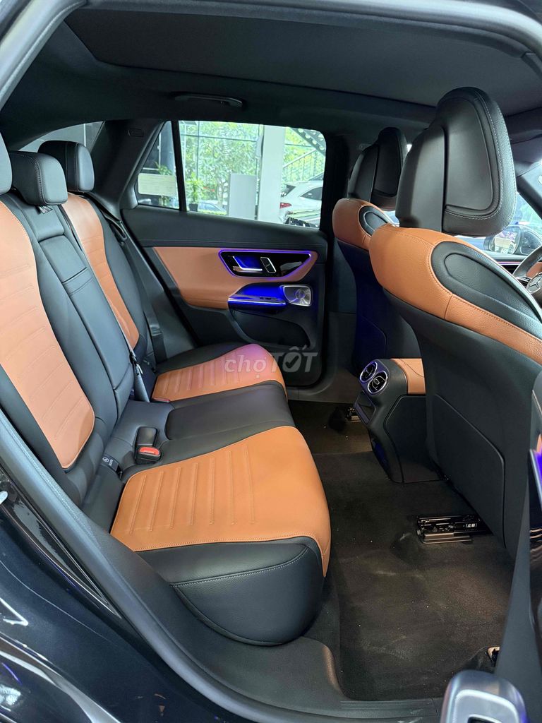 Mercedes Benz GLC 2023 - 800 km xám/ nâu. Mua bán Ô tô tại Quận Bình Tân Tp Hồ Chí Minh được đăng bởi Tuyết Nhung Mercedes Chính Hãng  hình 5