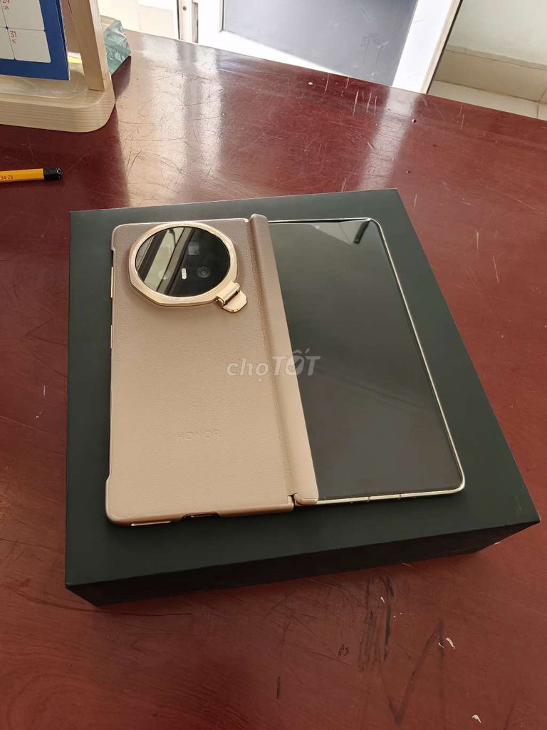 Honor Magic V5 Vàng đồng. Mua bán Điện thoại tại Thành phố Thuận An Bình Dương được đăng bởi khánh Vy hình 1