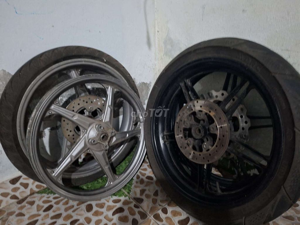 Mâm xe máy Exciter 150, 135 Đen, Bạc Hợp kim. Mua bán Phụ tùng xe tại Quận Cẩm Lệ Đà Nẵng được đăng bởi Lê Lâm hình 1