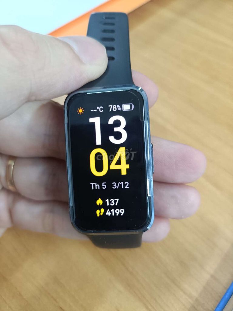 Huawei Band 10 Kim loại Đen. Mua bán Thiết bị đeo thông minh tại Quận 1 Tp Hồ Chí Minh được đăng bởi Kiệt hình 1