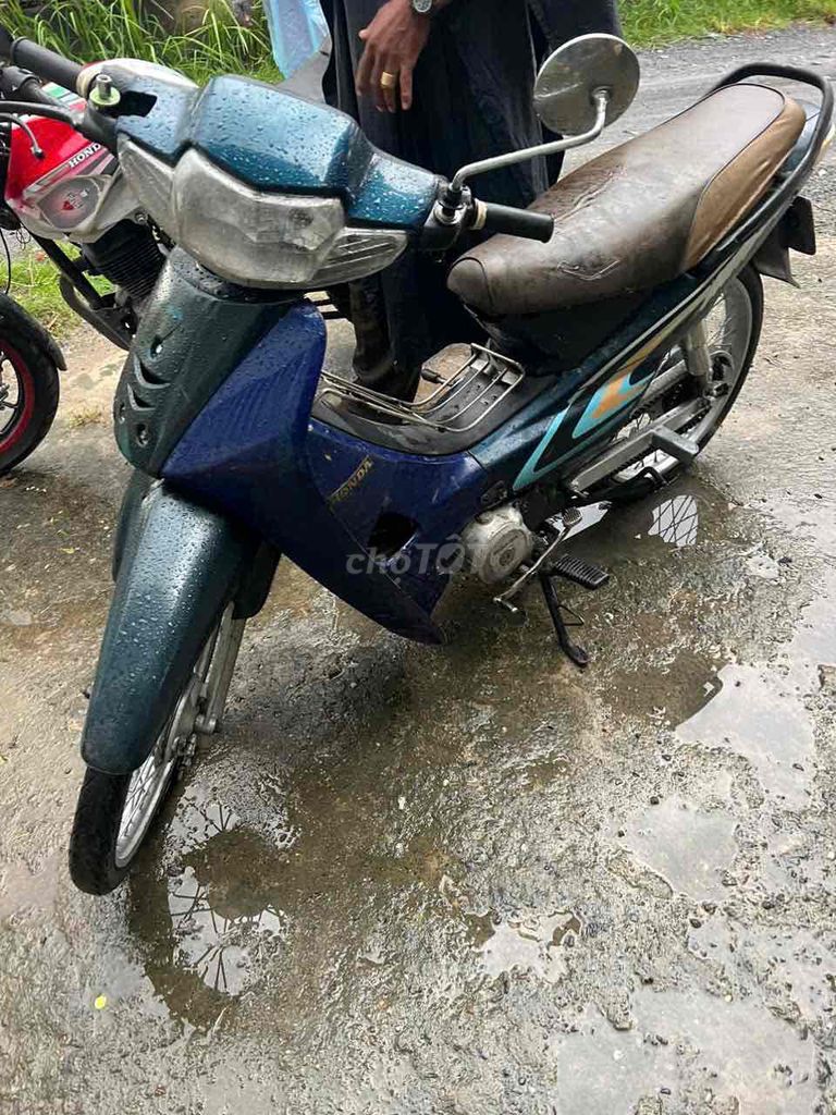 cần bán như hình giấy tờ đầy đủ May em. Mua bán Xe máy tại Thành phố Tân An Long An được đăng bởi nguyen tuyet hình 4