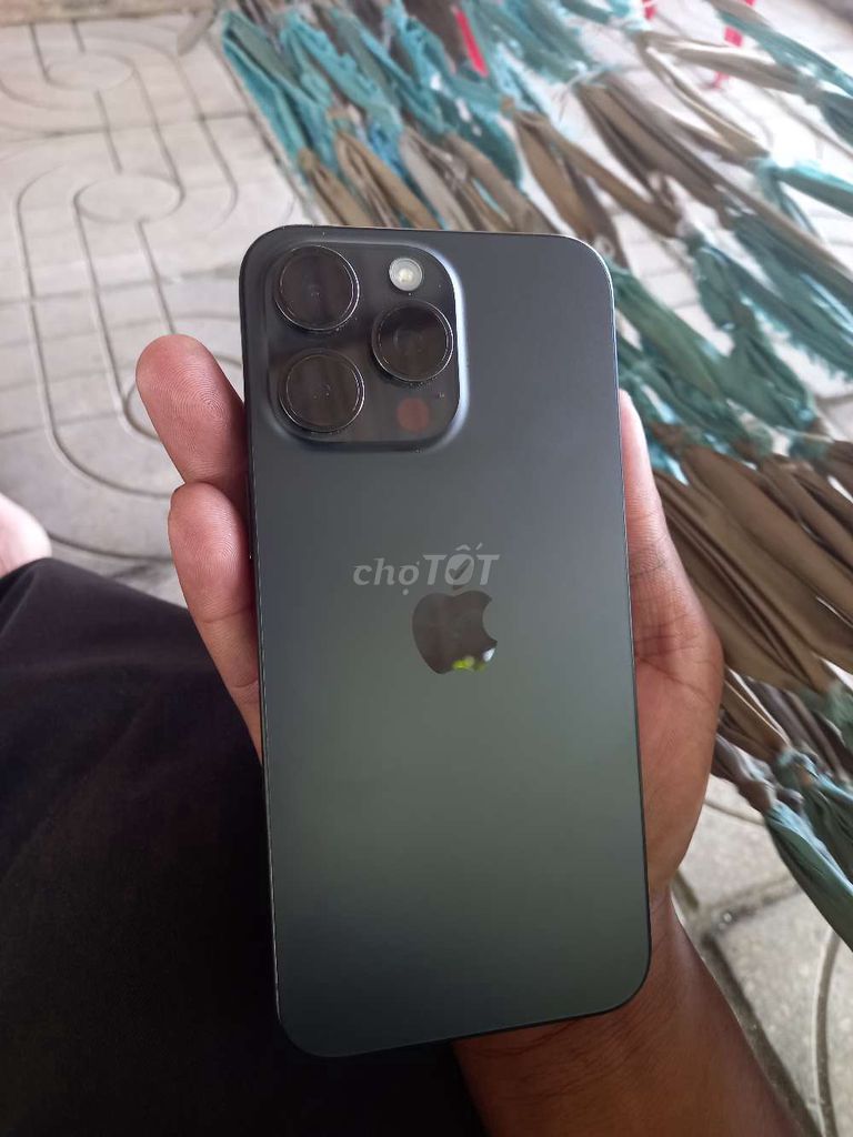 Apple iPhone 15 Pro Max Đen Đã dùng. Mua bán Điện thoại tại Huyện Châu Thành A Hậu Giang được đăng bởi Ngọc Vinh hình 1