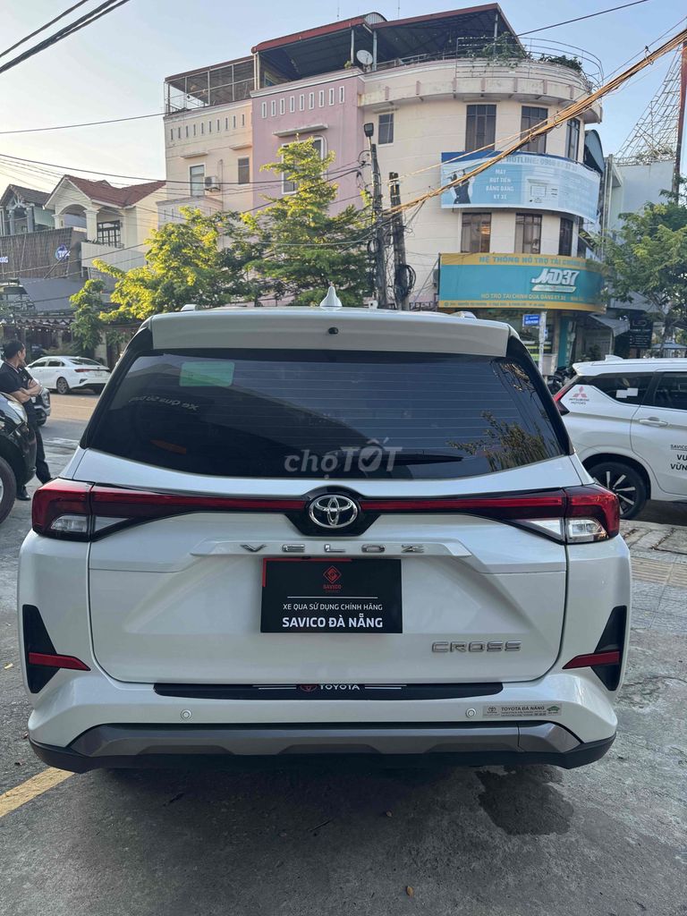 Toyota Veloz Top 2025 Белая автоматическая 7-местная