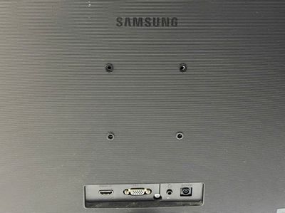 MÀN HÌNH CONG SAMSUNG 24 INCH - CÓ 3 CÁI. Mua bán Phụ kiện (Màn hình, Chuột...) tại Quận 7 Tp Hồ Chí Minh được đăng bởi Huyền Lê
