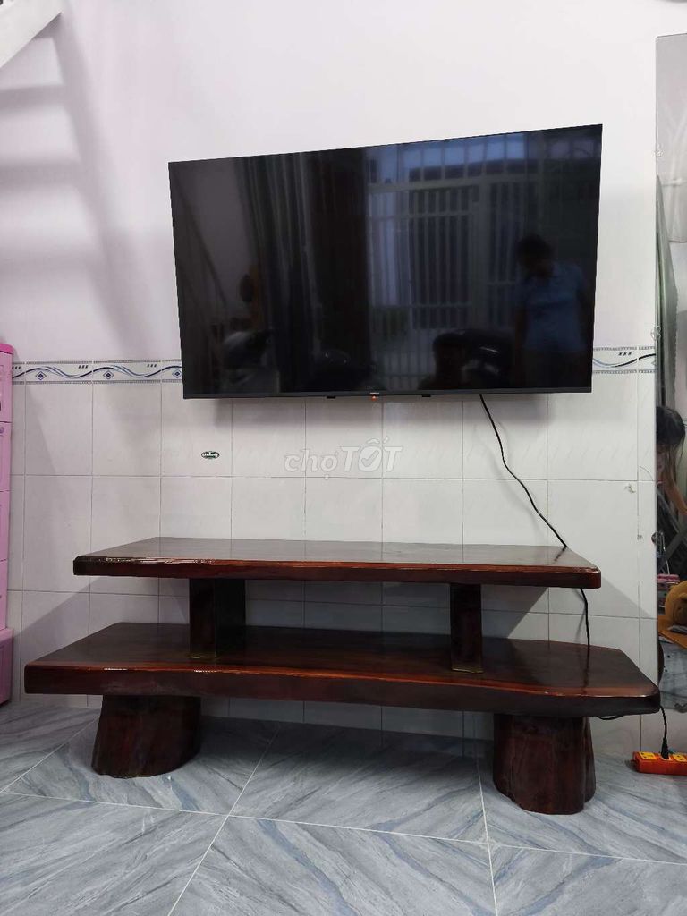 Kệ tivi gỗ còng, gốc tràm. Mua bán Tủ, kệ gia đình tại Quận Bình Thuỷ Cần Thơ được đăng bởi ly ly hình 1