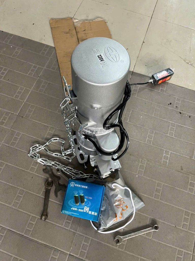 Phụ kiện cửa cuốn Bạc 220V. Mua bán Nội thất, đồ gia dụng khác tại Huyện Trảng Bàng Tây Ninh được đăng bởi Cửa cuốn Phương Anh  hình 1
