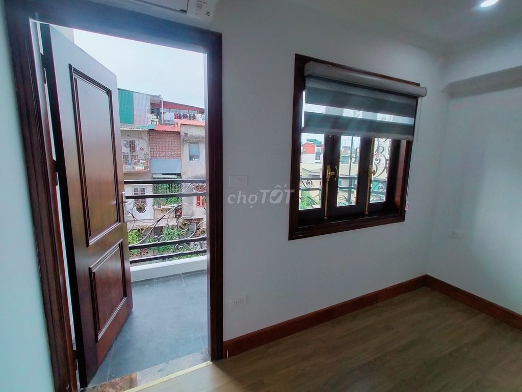 CC cần bán Penhouse tập thể 100 m2, 4 ngủ, số 2A7, Bùi Ngọc Dương