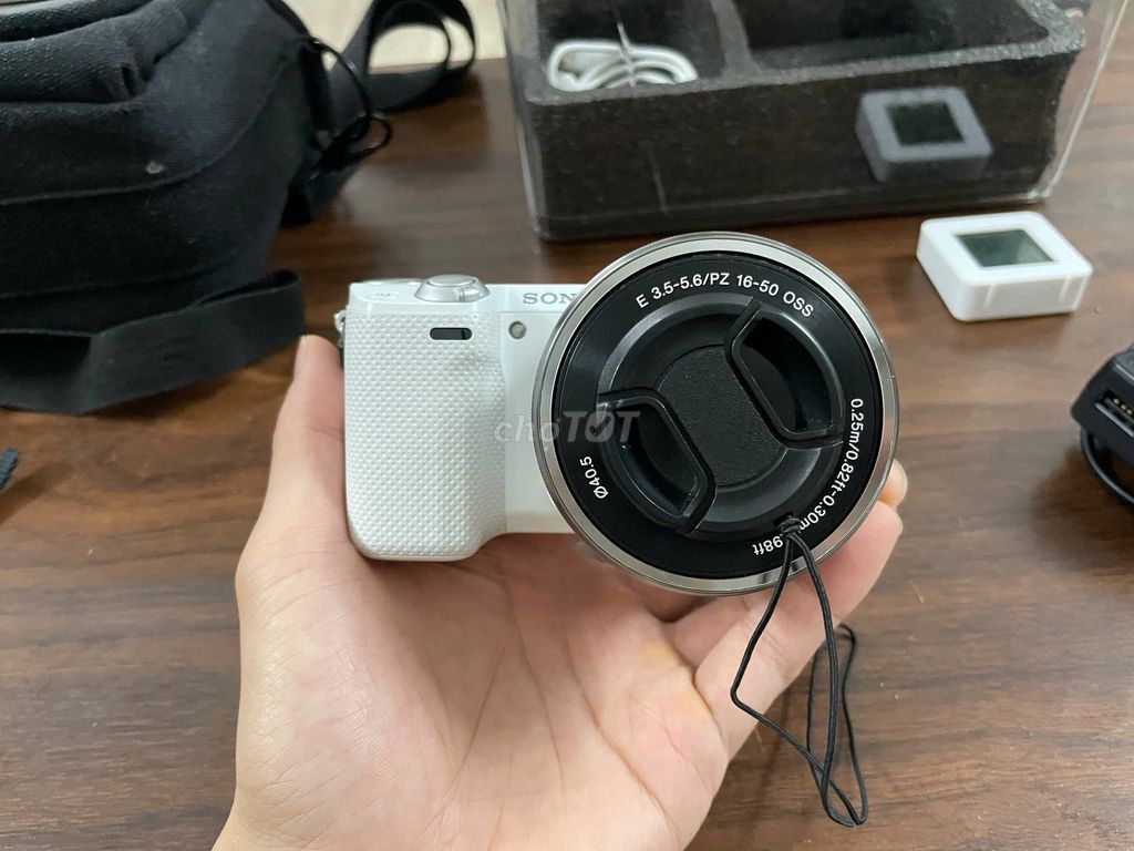 Máy ảnh Sony NEX-5R Trắng kèm lens. Mua bán Máy ảnh, Máy quay tại Quận Ba Đình Hà Nội được đăng bởi Nguyễn Thành Tuyên hình 1