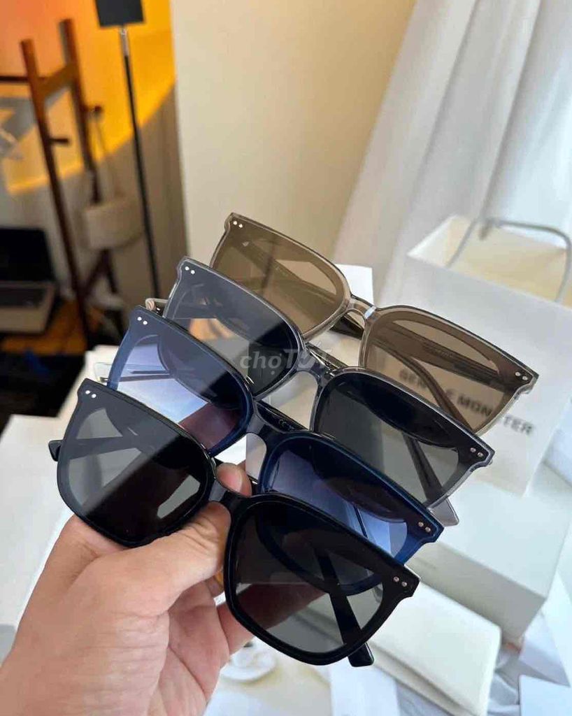 Kính râm GM Unisex. Mua bán Phụ kiện thời trang khác tại Quận Bắc Từ Liêm Hà Nội được đăng bởi Vũ Thương hình 1
