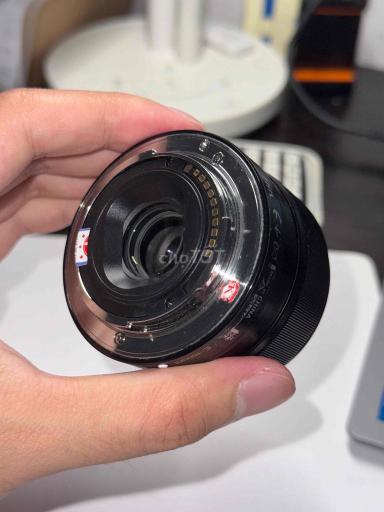 Ống kính Sony E 35mm f/1.8 OSS đã qua sử dụng. Mua bán Máy ảnh, Máy quay tại Huyện Thuận Thành Bắc Ninh được đăng bởi Minh Anh Pham hình 1