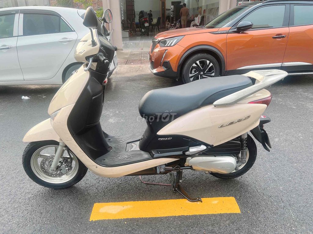 đá chống tắt máy xe chay nhẹ Máy chạy ngon lành. Mua bán Xe máy tại Thành phố Dĩ An Bình Dương được đăng bởi Phan van do  hình 3