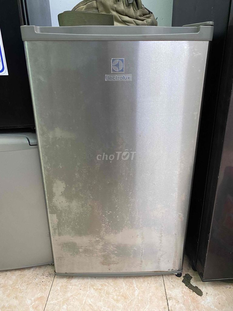 tủ lạnh Electrolux 90L bao ship có bh