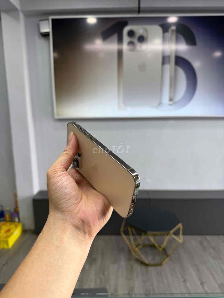 iPhone 14 Pro 128GB Vàng Đã thay màn hình. Mua bán Điện thoại tại Quận Tân Phú Tp Hồ Chí Minh được đăng bởi Nguyễn Đình Hiếu  hình 1