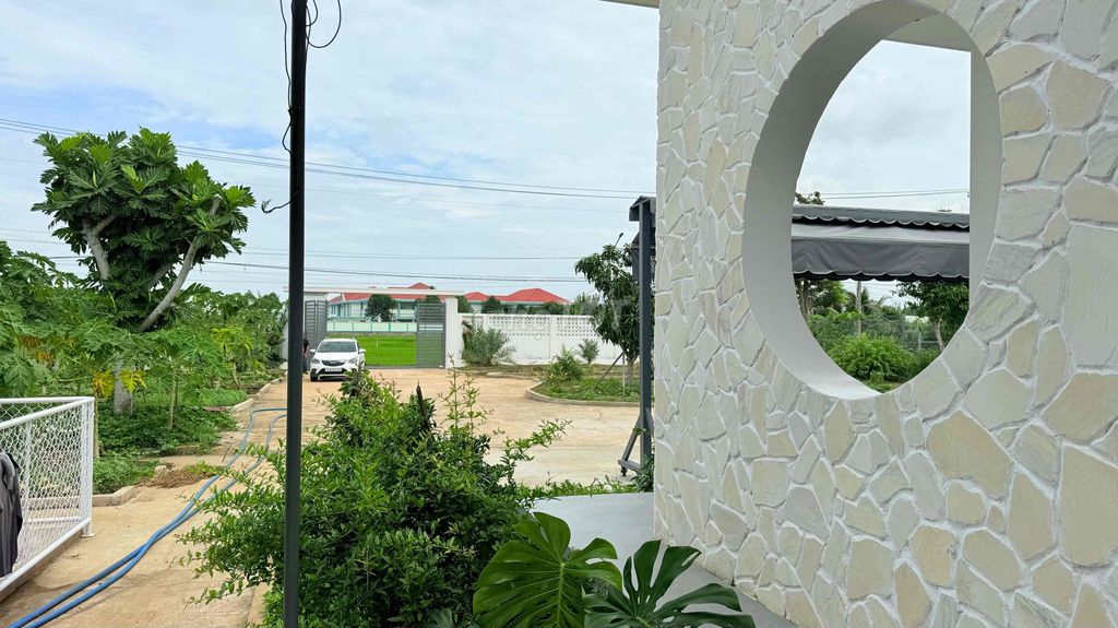 Nhà Vườn Mái Thái 3015m2 Trung Tâm DT: 3015m2-27,7x66- nở hậu 66m- có