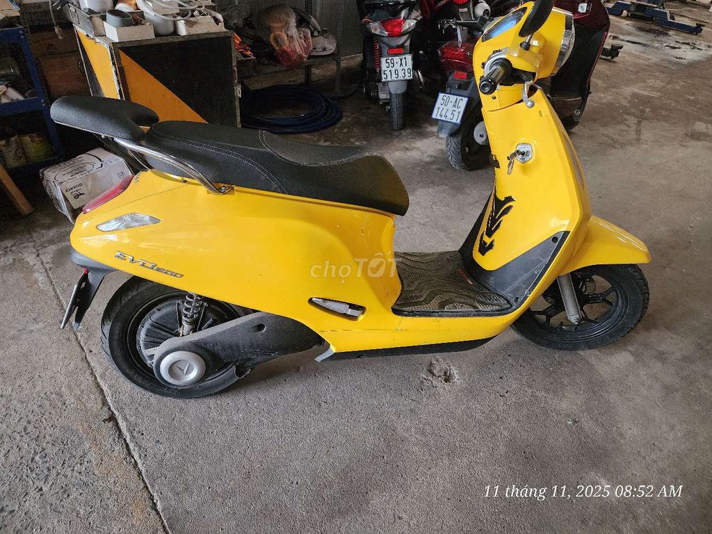 Siêu lướt VinFast Evo200 2024 Vàng. Mua bán Xe điện tại Quận 12 Tp Hồ Chí Minh được đăng bởi Nguyễn Minh Hòa  hình 3