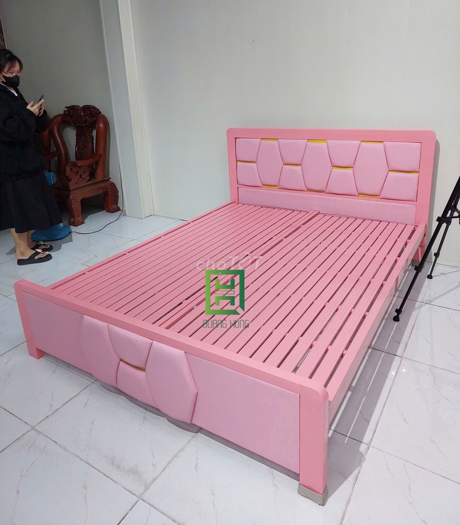 Giường Sắt Quang Hùng 1m Hồng. Mua bán Giường, chăn ga gối nệm tại Thành phố Thuận An Bình Dương được đăng bởi Nội Thất Quang Hùng TD hình 1