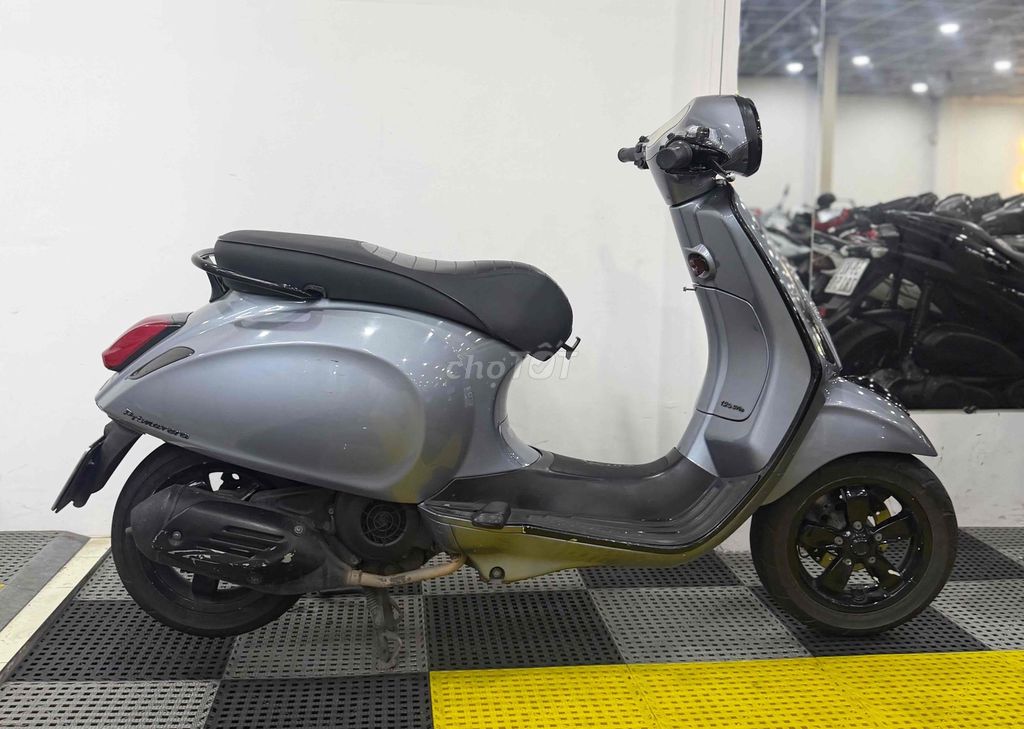 Piaggio Vespa Primavera 2015, тихий мотор, номер Сайгона