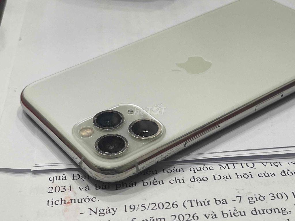 Apple iPhone 11 Pro 64GB Bạc Đã sử dụng. Mua bán Điện thoại tại Thị xã Bến Cát Bình Dương được đăng bởi Roland Garox hình 1