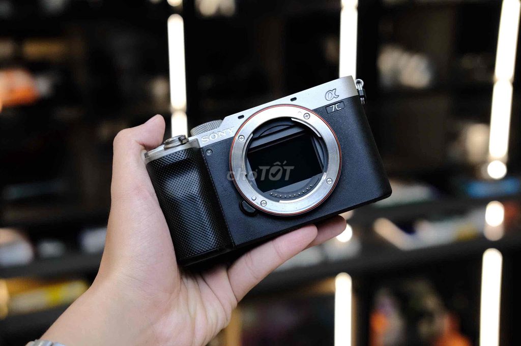Máy ảnh Sony A7C Mirrorless 24.2MP 98%. Mua bán Máy ảnh, Máy quay tại Quận Bình Thạnh Tp Hồ Chí Minh được đăng bởi Vân Anh 2Tech House hình 1
