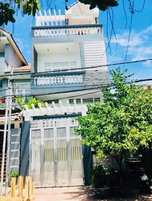 Cho thuê nhà 3.5 tầng mt Ngô Đức Kế gần biển giá 12triệu