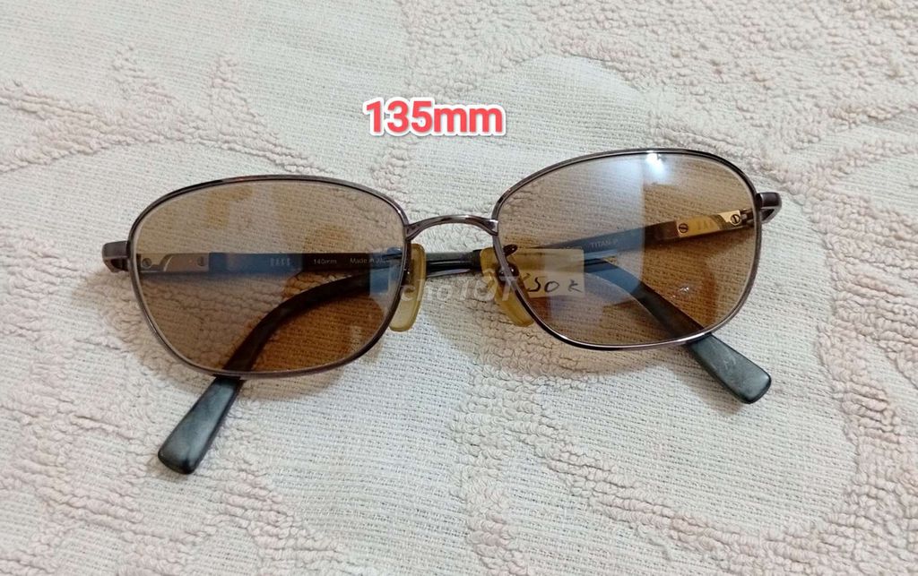 Kính râm DAKS DA26194 DB Titan Nâu. Mua bán Phụ kiện thời trang khác tại Huyện Phúc Thọ Hà Nội được đăng bởi Hoàng Duy Được hình 1