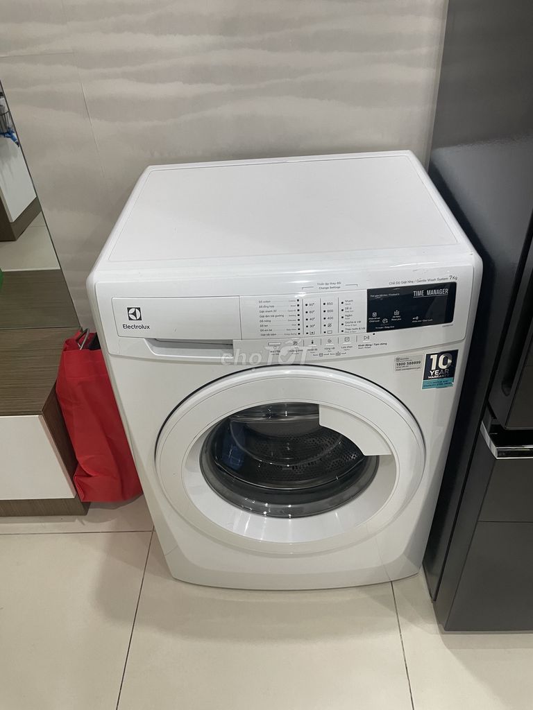 Máy giặt Electrolux,7kg,màu trắng, giá 2.600.000