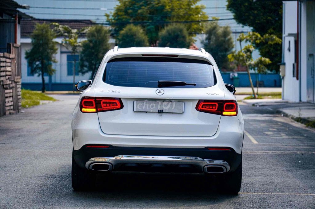 Mercedes Benz GLC 200 4MATIC  2022 - 72 km 1 chủ. Mua bán Ô tô tại Quận Tân Phú Tp Hồ Chí Minh được đăng bởi Văn Hải hình 11