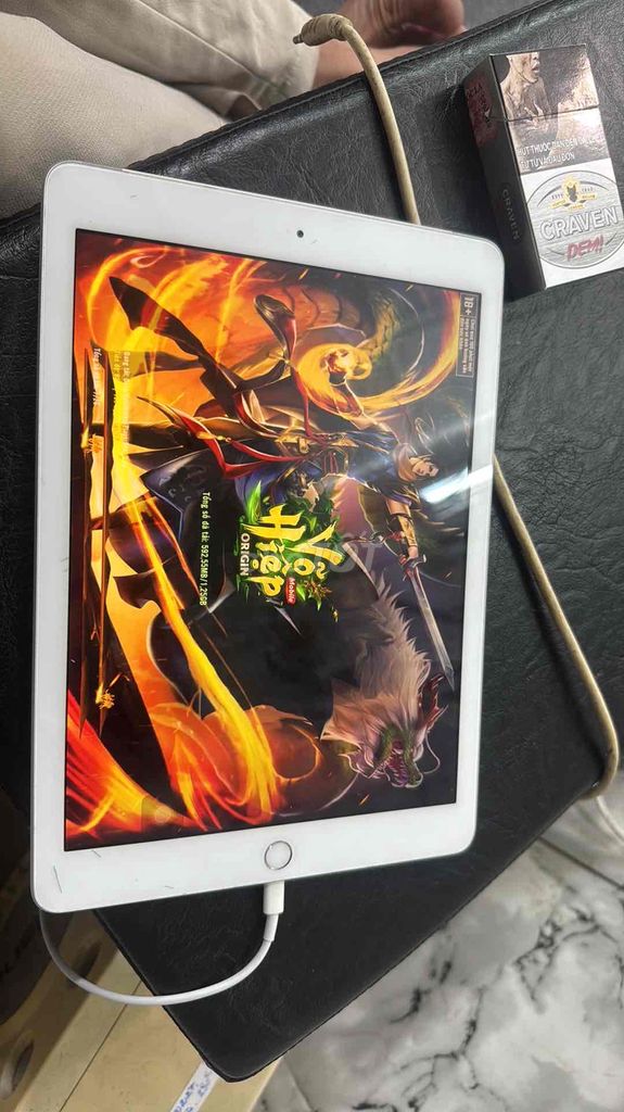 Apple iPad Gen 6 Trắng. Mua bán Máy tính bảng tại Quận Bình Tân Tp Hồ Chí Minh được đăng bởi Hà Tấn Đạt hình 1