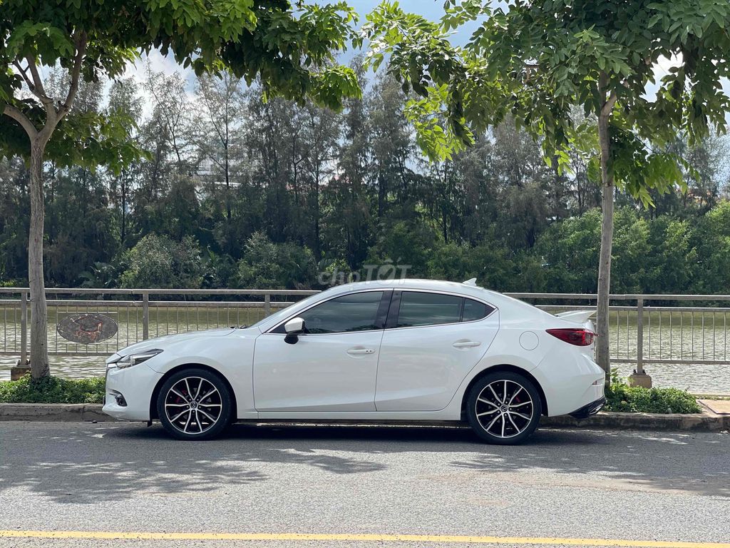 Mazda 3 2.0 phiên bản cao cấp nhất. Mua bán Ô tô tại Quận Tân Bình Tp Hồ Chí Minh được đăng bởi Shelly hình 1