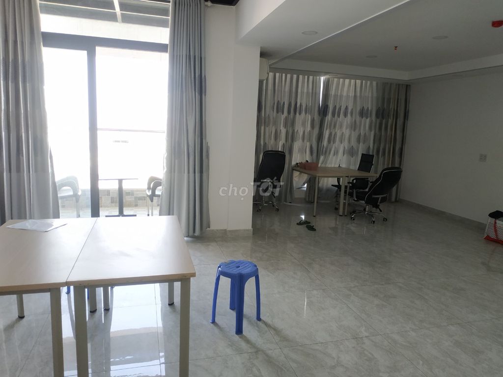 Аренда · 3 комн. · 180 м² · Quận Tân Bình, ул. Cộng Hòa