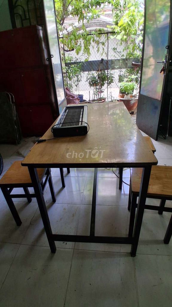 Bàn ăn Gỗ Kim loại Nâu Đen. Mua bán Bàn ghế tại Quận Gò Vấp Tp Hồ Chí Minh được đăng bởi Đức hình 1