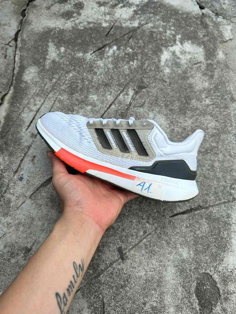 adidas EQ21 run cho ae chơi bao ngon 📍