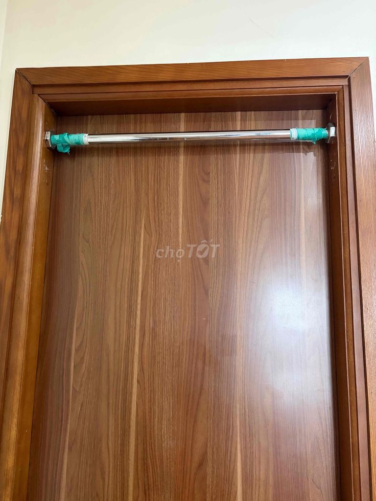 Xà đơn gắn cửa Kim loại Bạc. Mua bán Đồ thể thao, Dã ngoại tại Quận Thanh Xuân Hà Nội được đăng bởi Hà Ngọc Lê hình 1