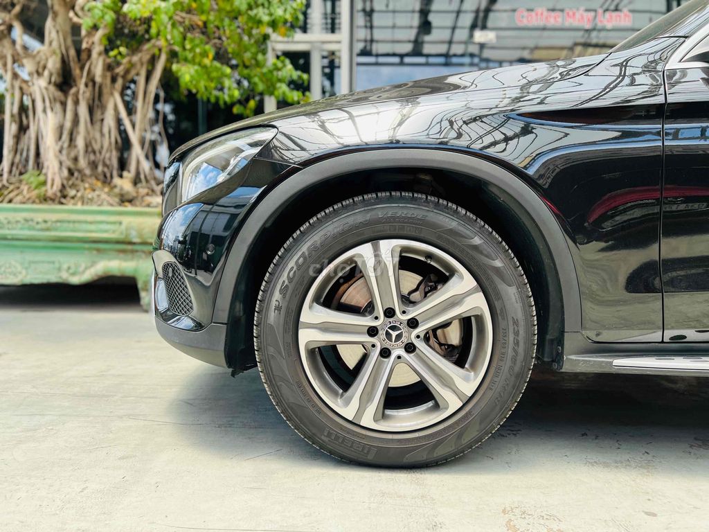 MER GLC200 2018 ĐEN KEM BẢO DƯỠNG FULL HÃNG. Mua bán Ô tô tại Thành phố Thủ Đức Tp Hồ Chí Minh được đăng bởi Phước An hình 4